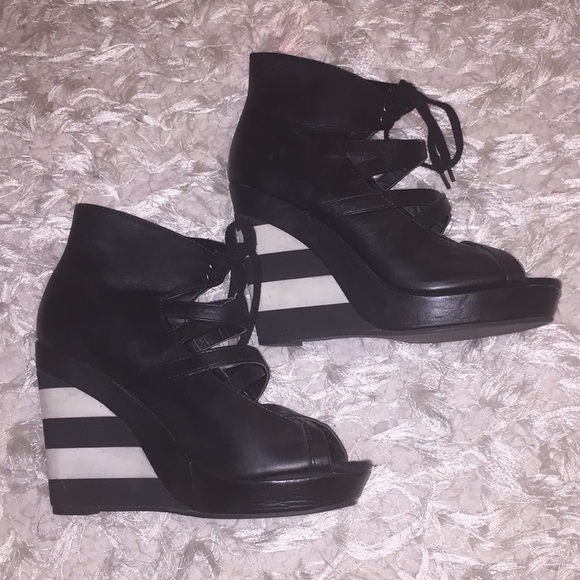 Deena and Ozzy wedges/platforms - Picture 4 of 8